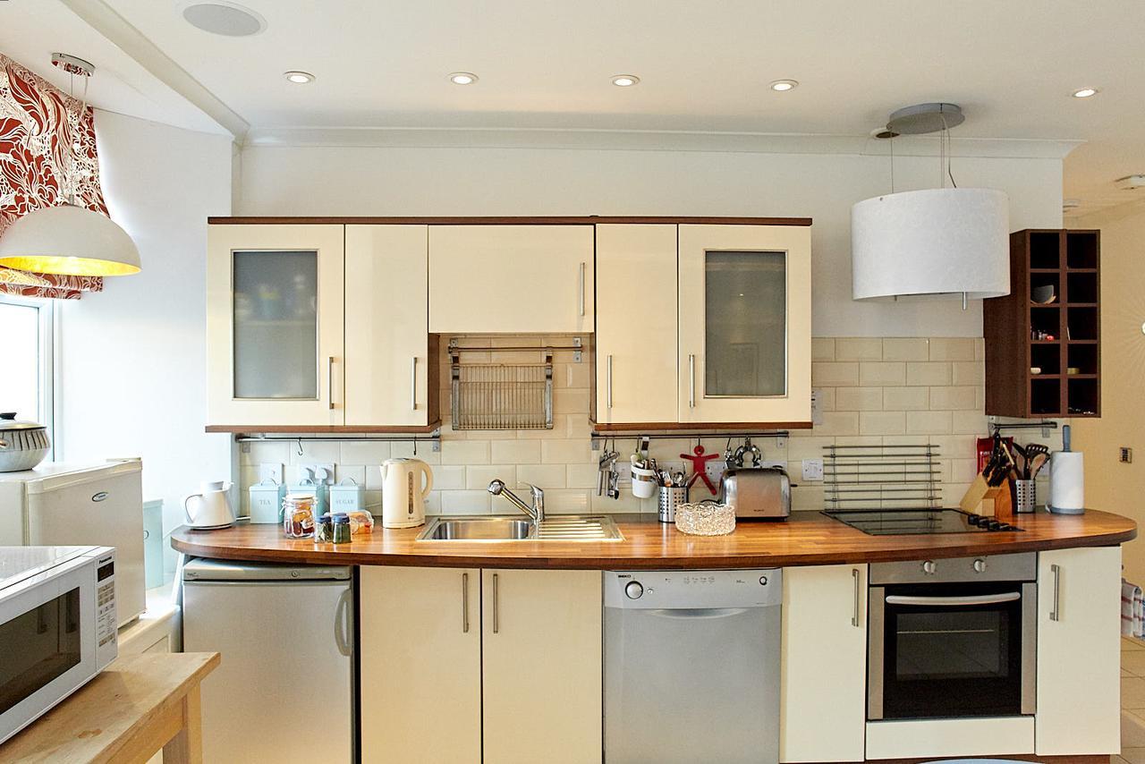 Armoury Apartment *